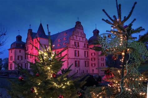 Weihnachtsmarkt am Schloss Höchst 2024.